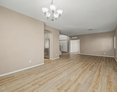 1433 E Canyon Creek Drive - Photo Thumbnail 10