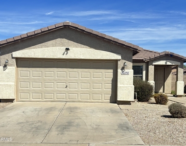 42250 W Oakland Drive - Photo Thumbnail 17