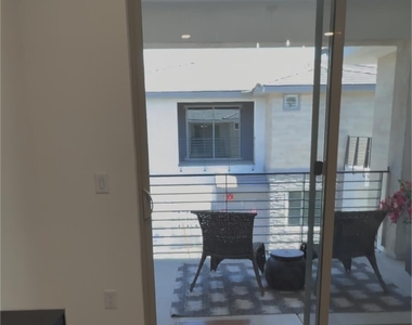 2121 W Sonoran Desert Drive - Photo Thumbnail 18
