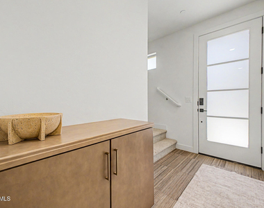 2121 W Sonoran Desert Drive - Photo Thumbnail 4