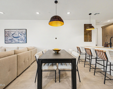 2121 W Sonoran Desert Drive - Photo Thumbnail 7