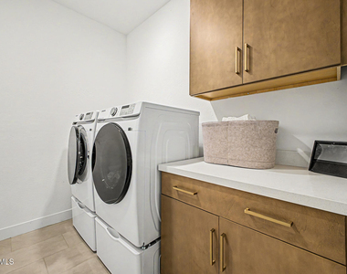 2121 W Sonoran Desert Drive - Photo Thumbnail 27