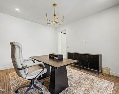 2121 W Sonoran Desert Drive - Photo Thumbnail 17