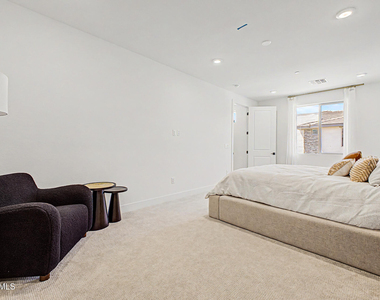 2121 W Sonoran Desert Drive - Photo Thumbnail 12