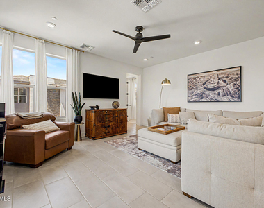 2121 W Sonoran Desert Drive - Photo Thumbnail 5
