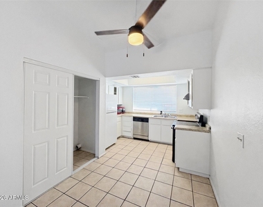 10820 N 16th Avenue - Photo Thumbnail 5