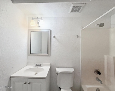 10820 N 16th Avenue - Photo Thumbnail 10