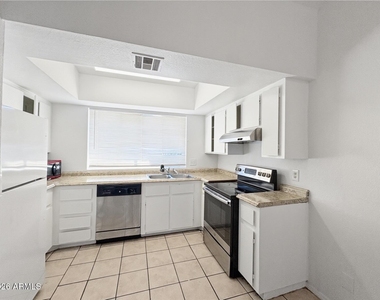 10820 N 16th Avenue - Photo Thumbnail 6