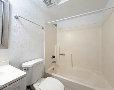 10820 N 16th Avenue - Photo Thumbnail 11