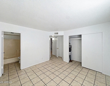 10820 N 16th Avenue - Photo Thumbnail 14