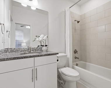 3200 Ross Avenue - Photo Thumbnail 6