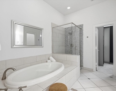 3200 Ross Avenue - Photo Thumbnail 29
