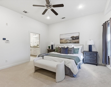 3200 Ross Avenue - Photo Thumbnail 25