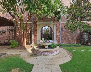 3200 Ross Avenue - Photo Thumbnail 2