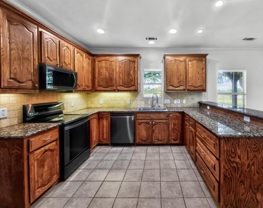 1255 Vineyard Road - Photo Thumbnail 3