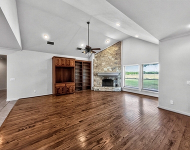 1255 Vineyard Road - Photo Thumbnail 2