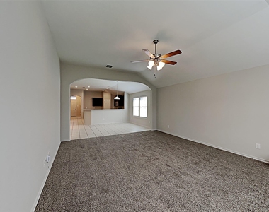 10129 Blue Bell Drive - Photo Thumbnail 4