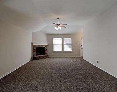 10129 Blue Bell Drive - Photo Thumbnail 5