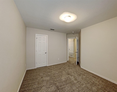 10129 Blue Bell Drive - Photo Thumbnail 6