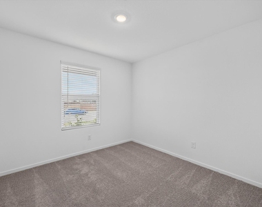 624 W Criner Street - Photo Thumbnail 13