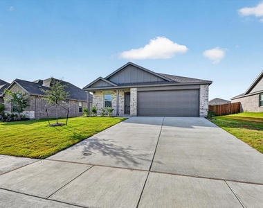 624 W Criner Street - Photo Thumbnail 25