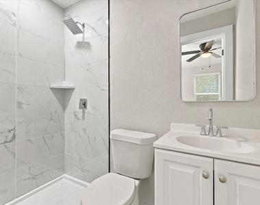 2842 Harlandale Avenue - Photo Thumbnail 10