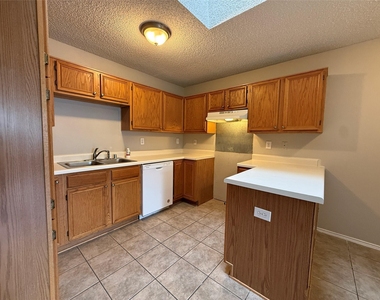 12267 Ortega - Photo Thumbnail 8