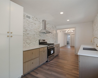 2324 Prichard Lane - Photo Thumbnail 10