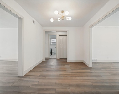 2324 Prichard Lane - Photo Thumbnail 7