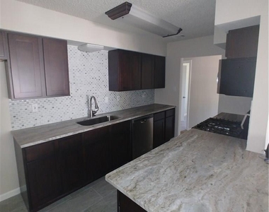 333 Hilltop Lane - Photo Thumbnail 4