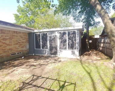 333 Hilltop Lane - Photo Thumbnail 12