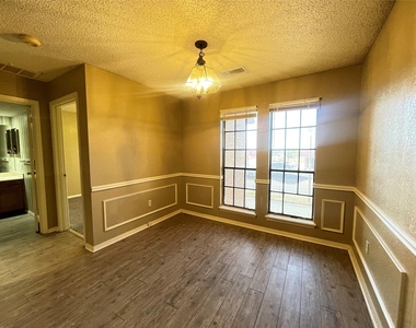657 Ruidosa Avenue - Photo Thumbnail 3