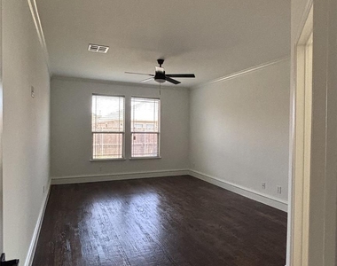 133 Meadow Crest Drive - Photo Thumbnail 4