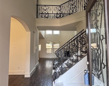 133 Meadow Crest Drive - Photo Thumbnail 1