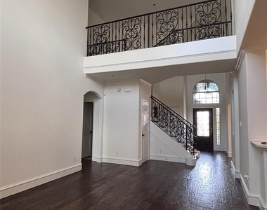 133 Meadow Crest Drive - Photo Thumbnail 5