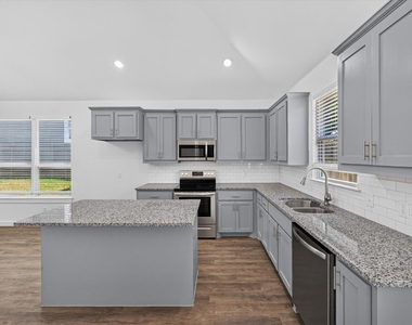 610 E Texas Street - Photo Thumbnail 7