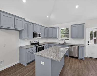610 E Texas Street - Photo Thumbnail 6