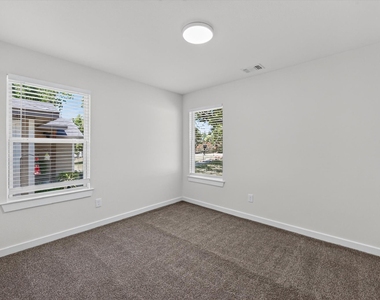 610 E Texas Street - Photo Thumbnail 11