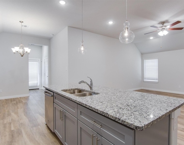 1716 Everitt Trail - Photo Thumbnail 3