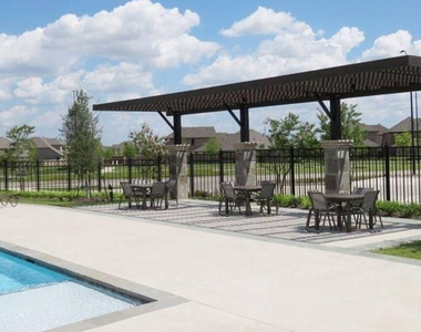 1716 Everitt Trail - Photo Thumbnail 9