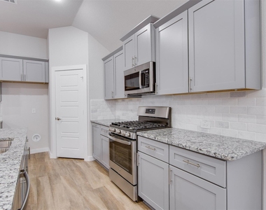 1716 Everitt Trail - Photo Thumbnail 2