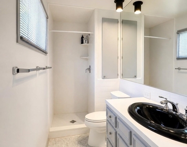 3401 Hanover Lane - Photo Thumbnail 16
