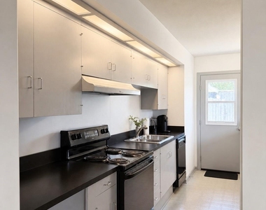 3401 Hanover Lane - Photo Thumbnail 12