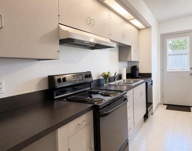 3401 Hanover Lane - Photo Thumbnail 23