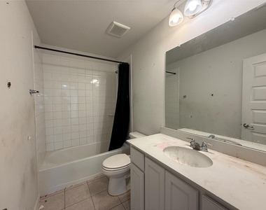 309 Boston Drive - Photo Thumbnail 18