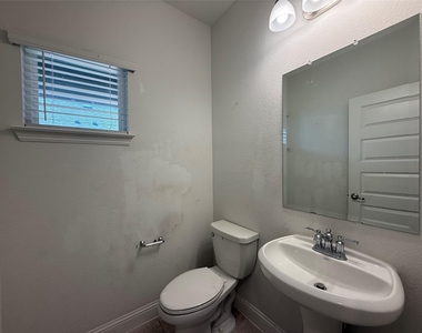 309 Boston Drive - Photo Thumbnail 8