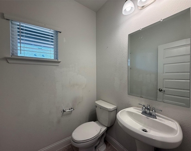 309 Boston Drive - Photo Thumbnail 9