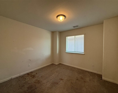 309 Boston Drive - Photo Thumbnail 16