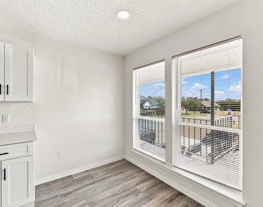 8137 Foxfire Lane - Photo Thumbnail 4