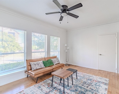 5305 Reiger Avenue - Photo Thumbnail 2